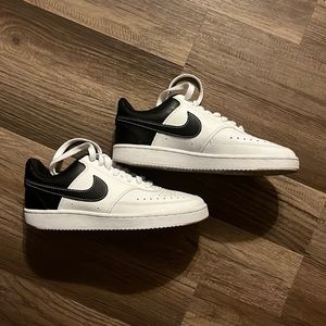 White and black Nike sneakers size 6.5